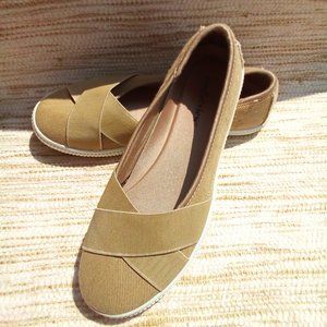 COMFORTVIEW ~ The Jaclyn slips on Sneaker ~ Size 9